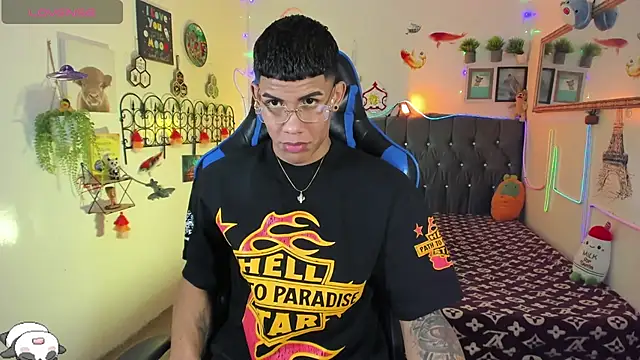 Snapshot of Damian_latinxxx chatting on January 14, 2026, 3:10 am Damian latinxxx online show from January 14, 2026, 3:10 am