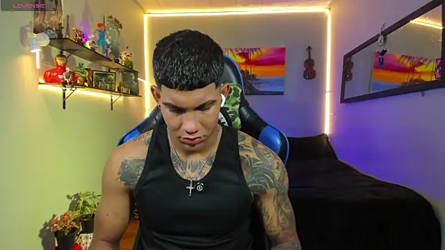 Snapshot of Damian_latinxxx chatting on July 9, 2026, 8:48 am Damian latinxxx online show from July 9, 2026, 8:48 am