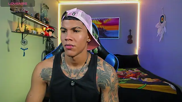 Snapshot of Damian_latinxxx chatting on July 5, 2026, 9:05 am Damian latinxxx online show from July 5, 2026, 9:05 am