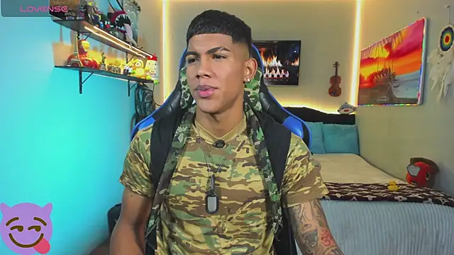 Snapshot of Damian_latinxxx chatting on July 4, 2026, 9:15 am Damian latinxxx online show from July 4, 2026, 9:15 am