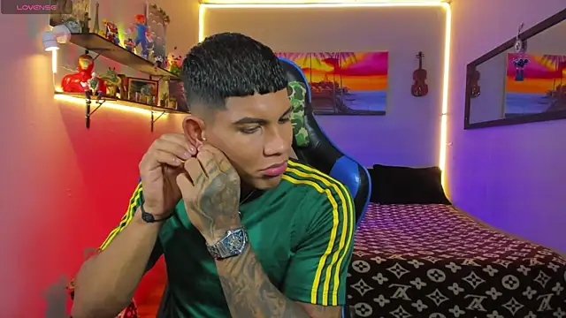 Snapshot of Damian_latinxxx chatting on July 10, 2026, 9:09 am Damian latinxxx online show from July 10, 2026, 9:09 am
