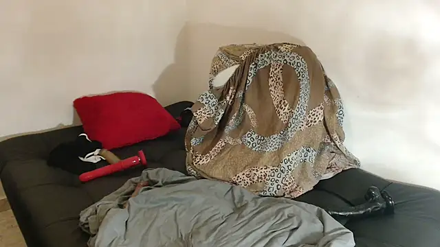 Cataleyaloca online show from March 4, 2025, 11:32 pm