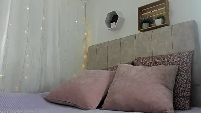 Zara dulce online show from March 18, 2025, 12:50 pm