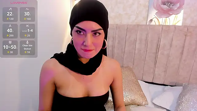 fatimarab online show from November 18, 2025, 8:45 pm