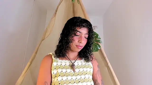 Ariella Ruiz online show from November 7, 2025, 11:59 am