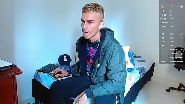 bray hotboy777 online show from September 21, 2025, 2:44 pm