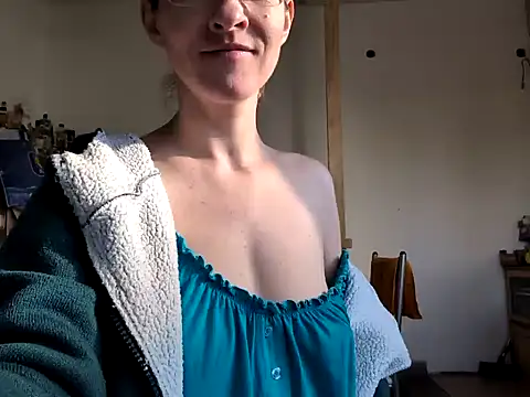 Snapshot of Milky_hairy_mommy chatting on March 12, 2025, 7:13 am Milky hairy mommy online show from March 12, 2025, 7:13 am