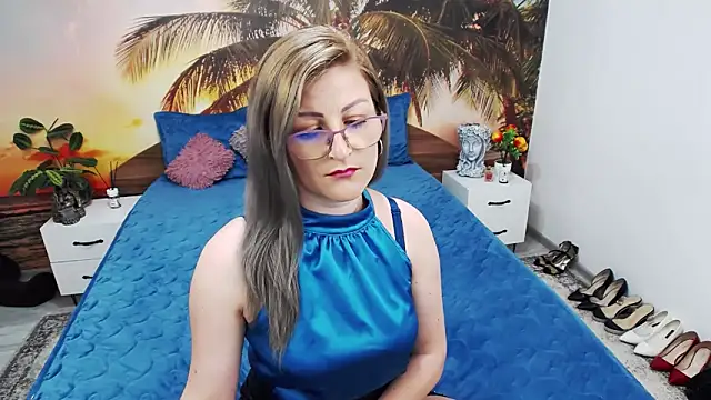 eviajoness online show from February 12, 2025, 12:16 am