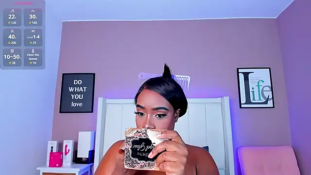 Britanymooree online show from September 12, 2025, 8:08 pm