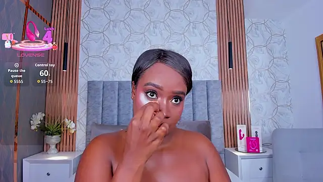 Snapshot of Britanymooree chatting on February 3, 2026, 7:30 pm Britanymooree online show from February 3, 2026, 7:30 pm