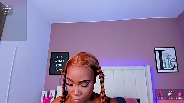 Britanymooree online show from September 25, 2025, 8:04 pm