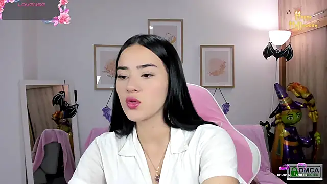 Veronica isaza   online show from October 6, 2025, 12:28 pm