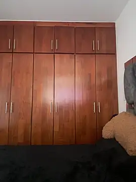 Veronica isaza   online show from September 12, 2025, 9:47 pm