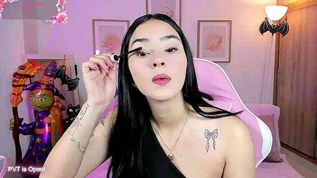 Veronica isaza   online show from October 9, 2025, 12:28 pm