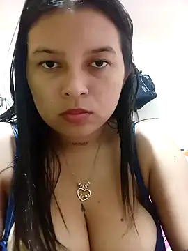 Snapshot of dani_bitch chatting on November 19, 2025, 5:24 pm dani bitch online show from November 19, 2025, 5:24 pm