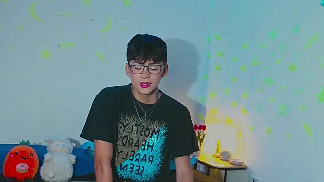 Snapshot of arnold_laurent_ chatting on March 2, 2025, 7:30 pm arnold laurent online show from March 2, 2025, 7:30 pm