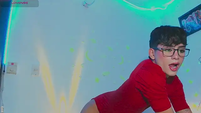 Snapshot of arnold_laurent_ chatting on January 15, 2025, 11:40 pm arnold laurent online show from January 15, 2025, 11:40 pm