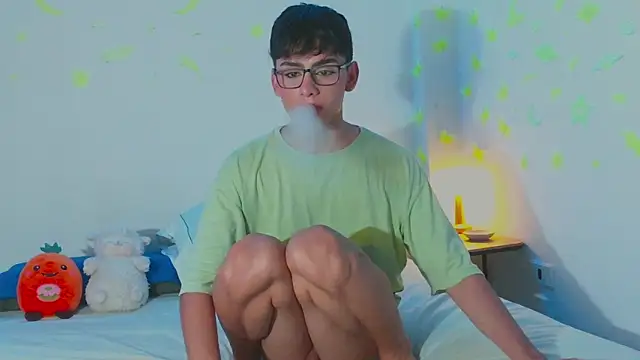 Snapshot of arnold_laurent_ chatting on February 9, 2025, 11:57 pm arnold laurent online show from February 9, 2025, 11:57 pm