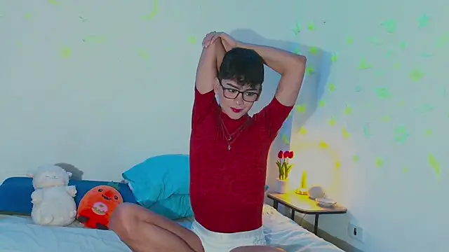 Snapshot of arnold_laurent_ chatting on March 18, 2025, 7:44 pm arnold laurent online show from March 18, 2025, 7:44 pm