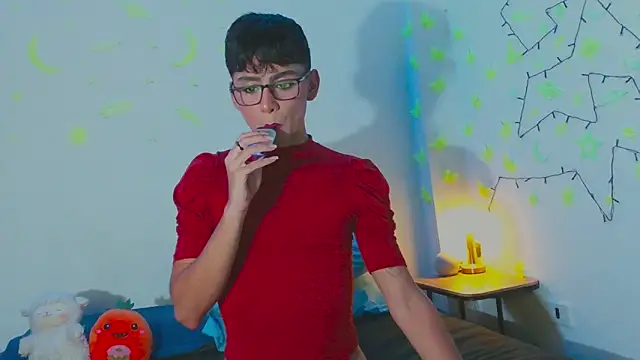 Snapshot of arnold_laurent_ chatting on February 2, 2025, 1:34 am arnold laurent online show from February 2, 2025, 1:34 am