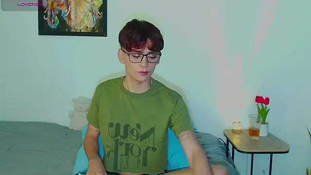 Snapshot of arnold_laurent_ chatting on October 9, 2025, 1:00 pm arnold laurent online show from October 9, 2025, 1:00 pm