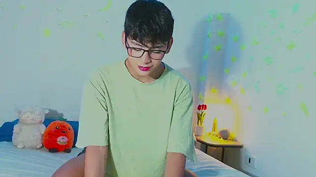 Snapshot of arnold_laurent_ chatting on February 24, 2025, 7:19 pm arnold laurent online show from February 24, 2025, 7:19 pm