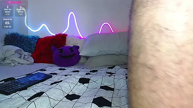 bobsexy08 online show from October 15, 2025, 12:02 pm