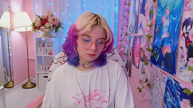 Coconut Mia online show from November 19, 2025, 4:29 pm