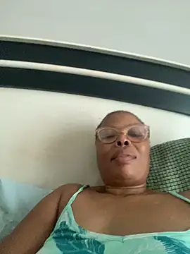 Nomthie online show from March 13, 2025, 2:12 pm