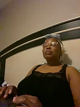 Nomthie online show from March 15, 2025, 6:54 pm