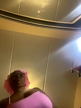 Nomthie online show from November 14, 2025, 12:47 am