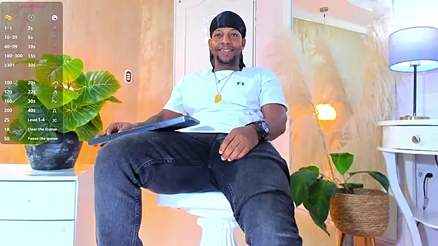 Snapshot of RicoBrown777_ chatting on April 27, 2026, 3:59 am RicoBrown777 online show from April 27, 2026, 3:59 am