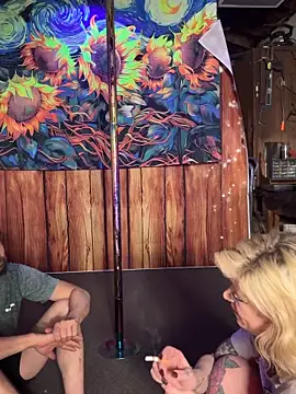 Blondebeauty6996 online show from December 19, 2025, 6:38 am