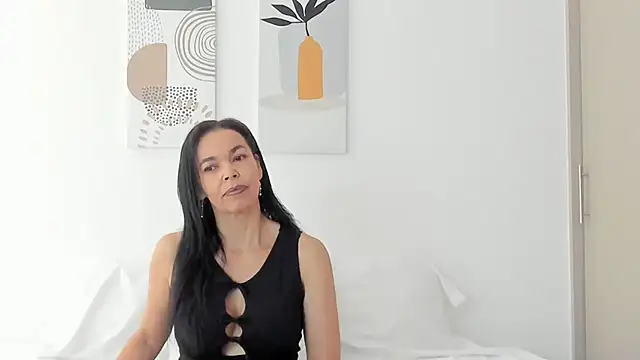 Evawalker  online show from September 20, 2025, 3:17 pm