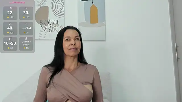 Evawalker  online show from December 2, 2025, 2:56 am