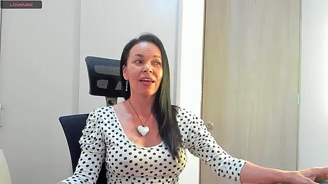 Evawalker  online show from September 11, 2025, 2:55 am