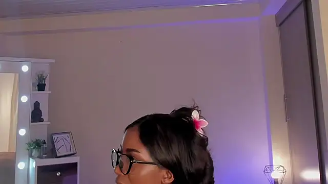 SavannahWildee online show from March 13, 2025, 9:05 pm