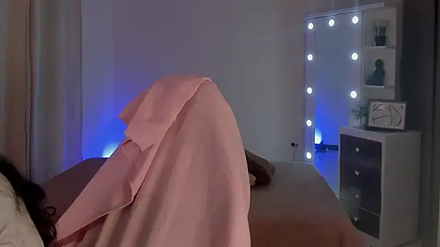 SavannahWildee online show from February 25, 2025, 12:05 pm