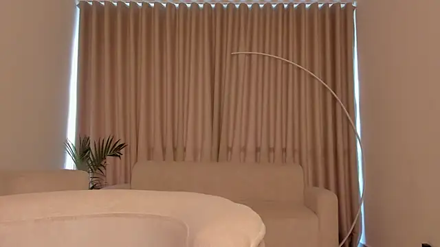 SavannahWildee online show from September 21, 2025, 12:10 pm