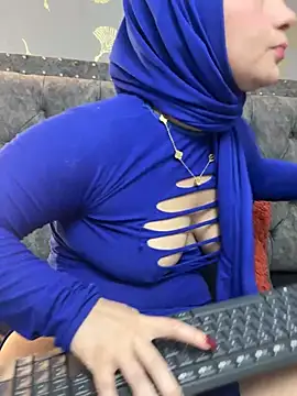 Layla kaderr online show from May 29, 2026, 11:33 pm