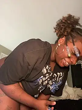 LillShayy online show from May 17, 2026, 3:39 am