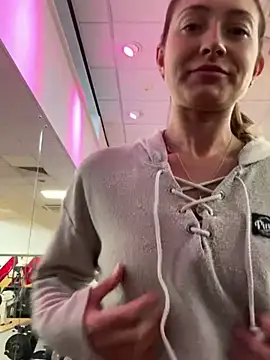 Pollypearson online show from January 22, 2025, 12:49 pm