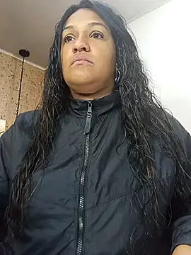 Michelle Brito1 online show from March 20, 2025, 12:00 pm