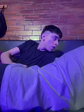 pipeynick online show from March 11, 2025, 3:47 am