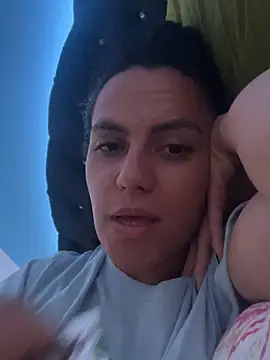 karolainvalentina online show from February 8, 2026, 5:32 pm