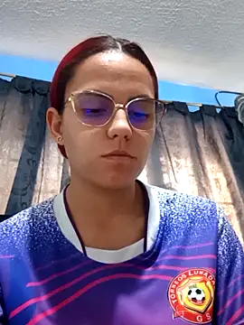 karolainvalentina online show from February 14, 2025, 12:25 pm