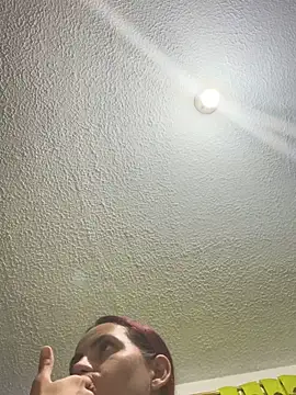 karolainvalentina online show from October 29, 2025, 11:36 pm