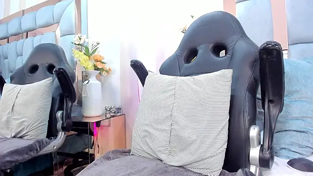 karina mason online show from October 21, 2025, 12:37 pm