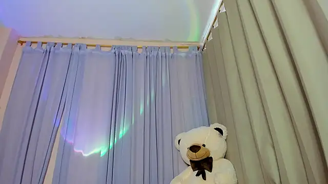 Snapshot of _maiahairy_ chatting on February 3, 2026, 7:41 pm maiahairy online show from February 3, 2026, 7:41 pm