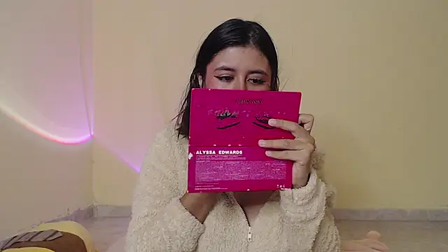  maiahairy  online show from February 25, 2025, 1:10 pm